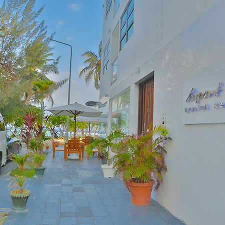 Airport Beach Hotel Hulhumalé Exterior foto