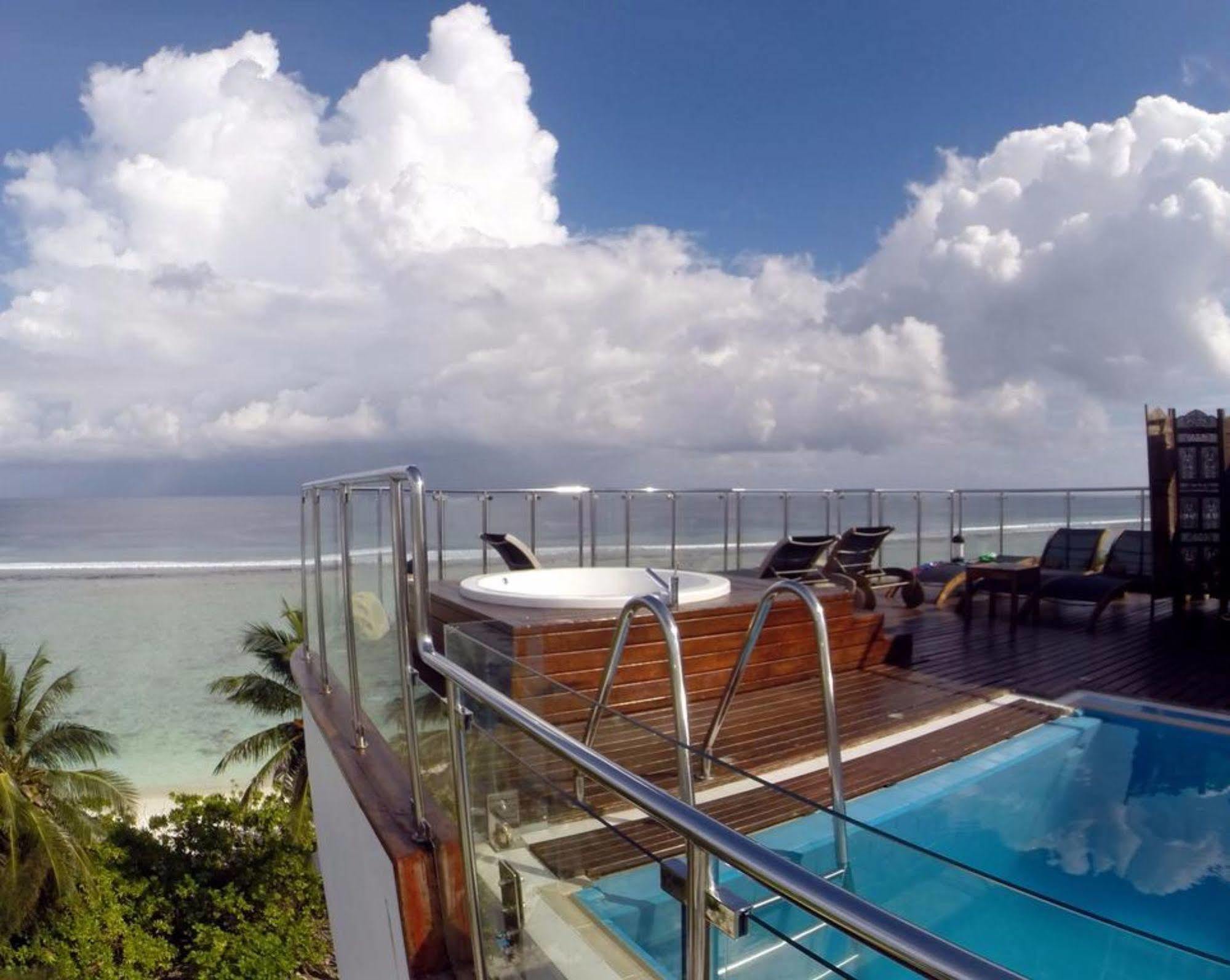 Airport Beach Hotel Hulhumalé Exterior foto